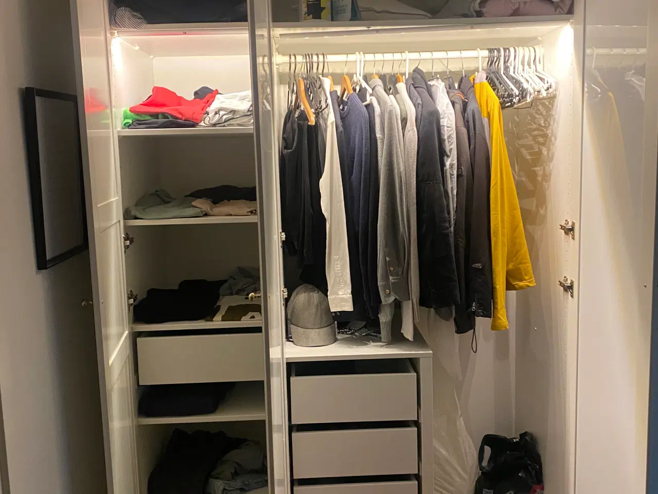 Billede 4 - Superflot garderobeskab ikea