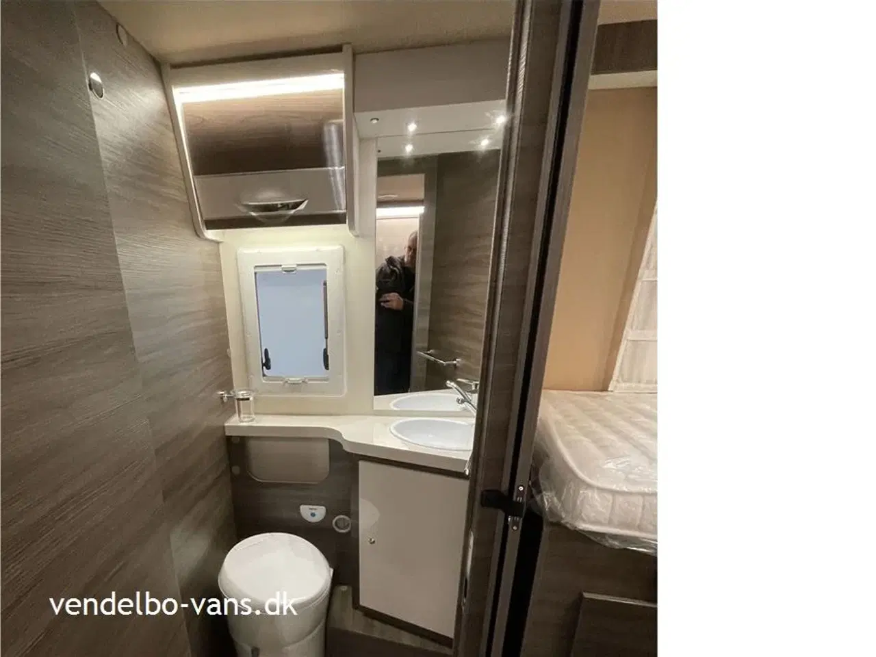 Billede 16 - 2025 - McLouis Mc4 873 G Enkeltseng og stor garage under - hæve/sænkeseng - Automatgear