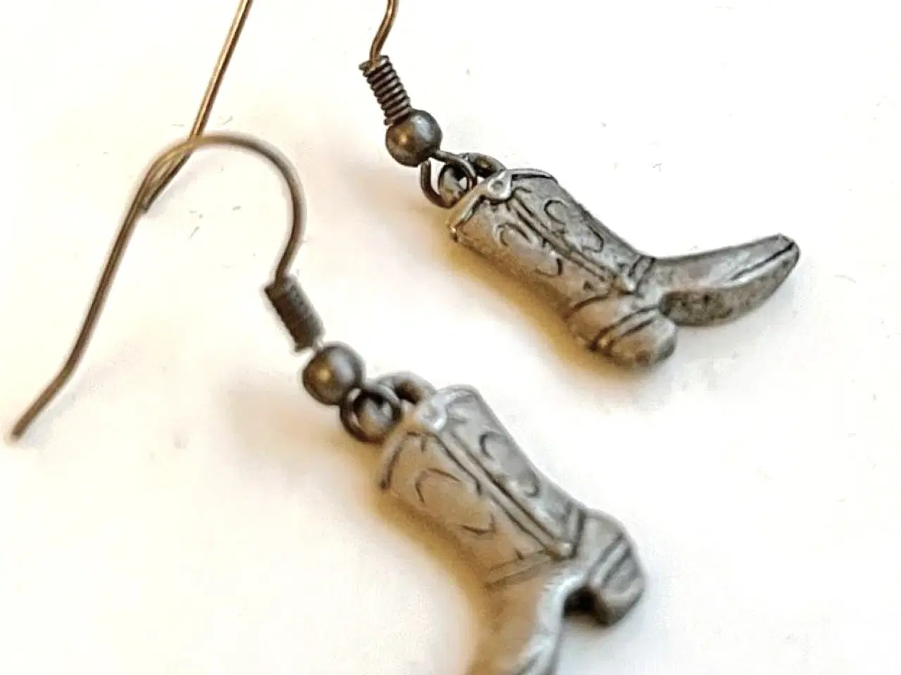 Billede 4 - Håndlavede øreringe med cowboystøvler - vælg selv