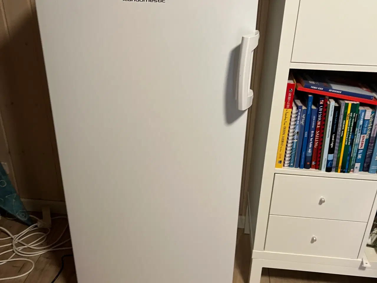 Billede 2 - Skabsfryser 145 liter, Scandomestic - 3 år gl.