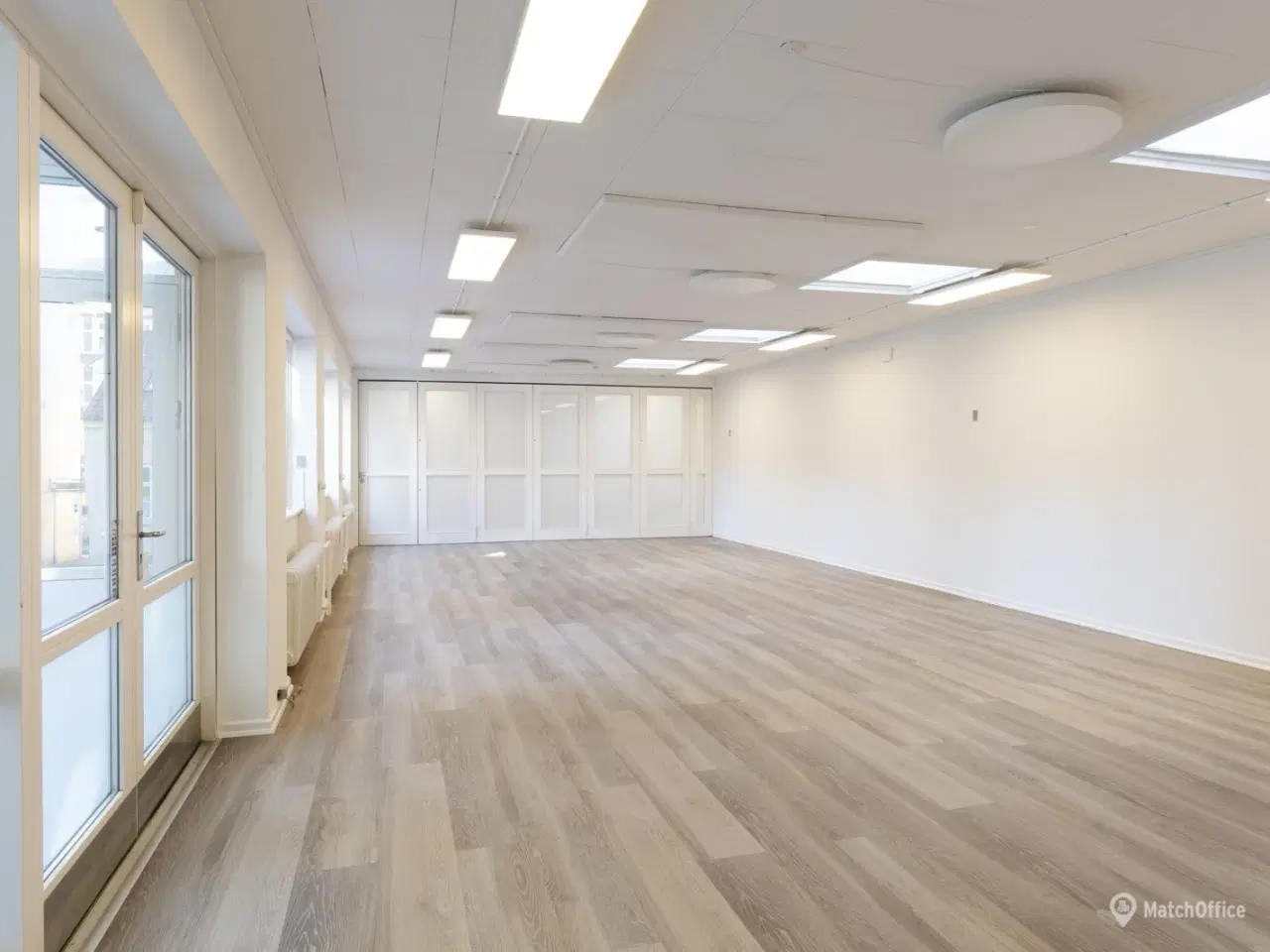 Billede 6 - Lyse. momsfritaget lokaler med fælles tagterrasse