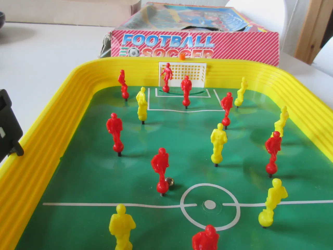 Billede 2 - Bordfodbold i plastik