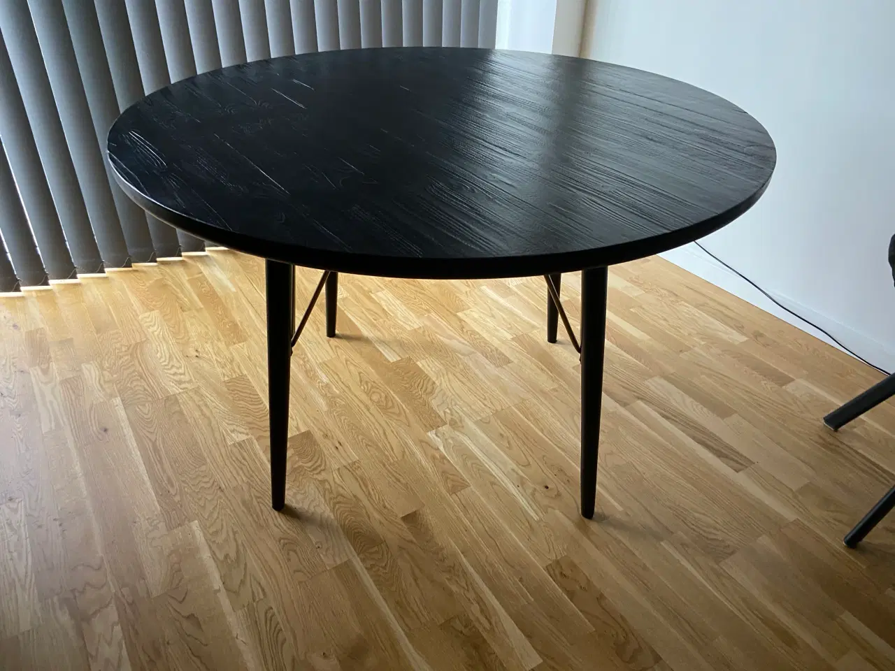Billede 1 - Sort rundt spisebord