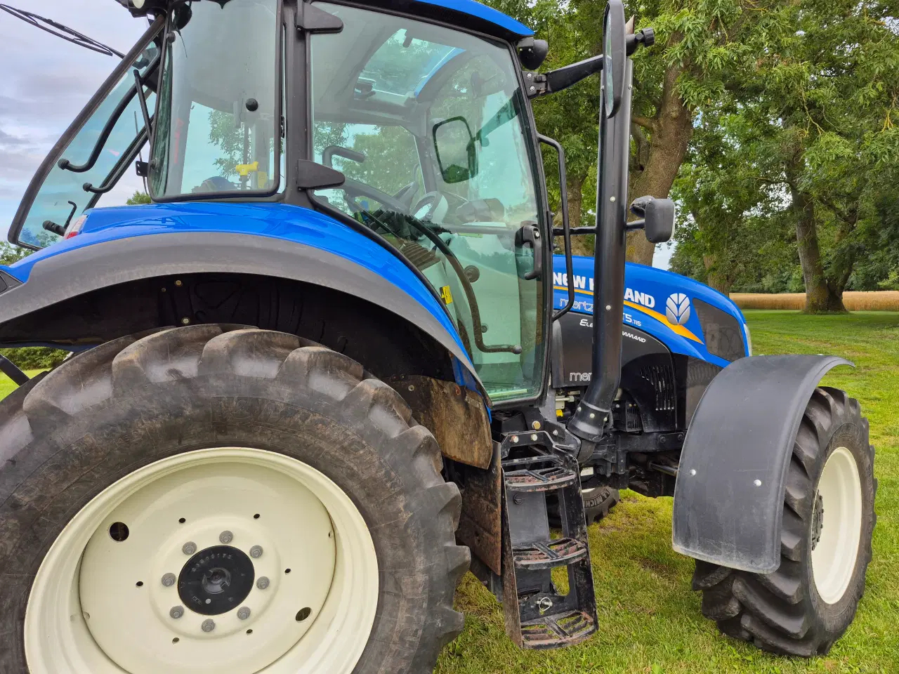 Billede 7 - Velholdt New Holland Traktor med lavt timetal