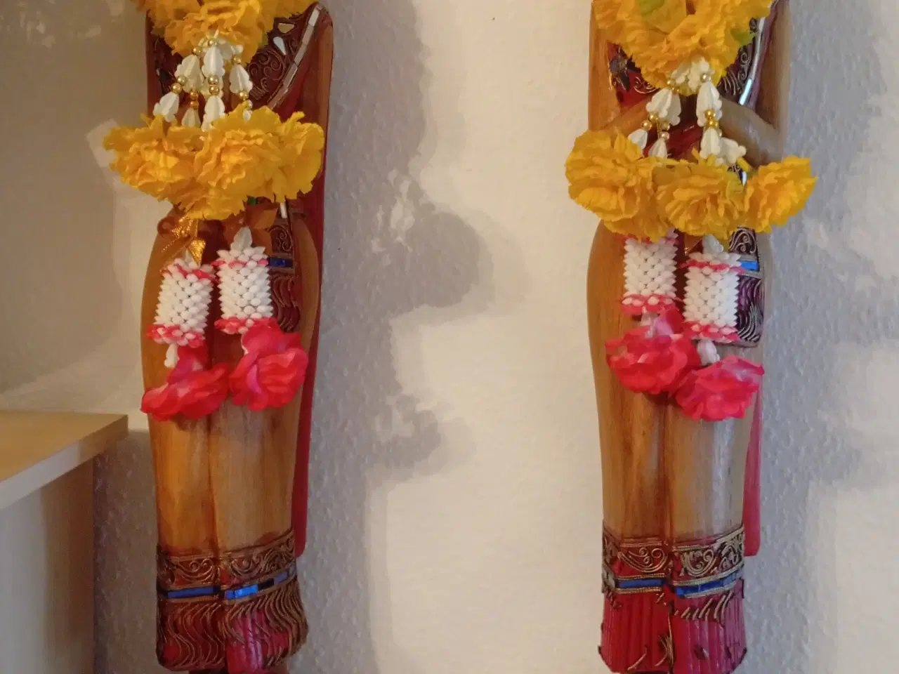 Billede 1 - 2 stk Thai kvinde figurer 75 cm høj