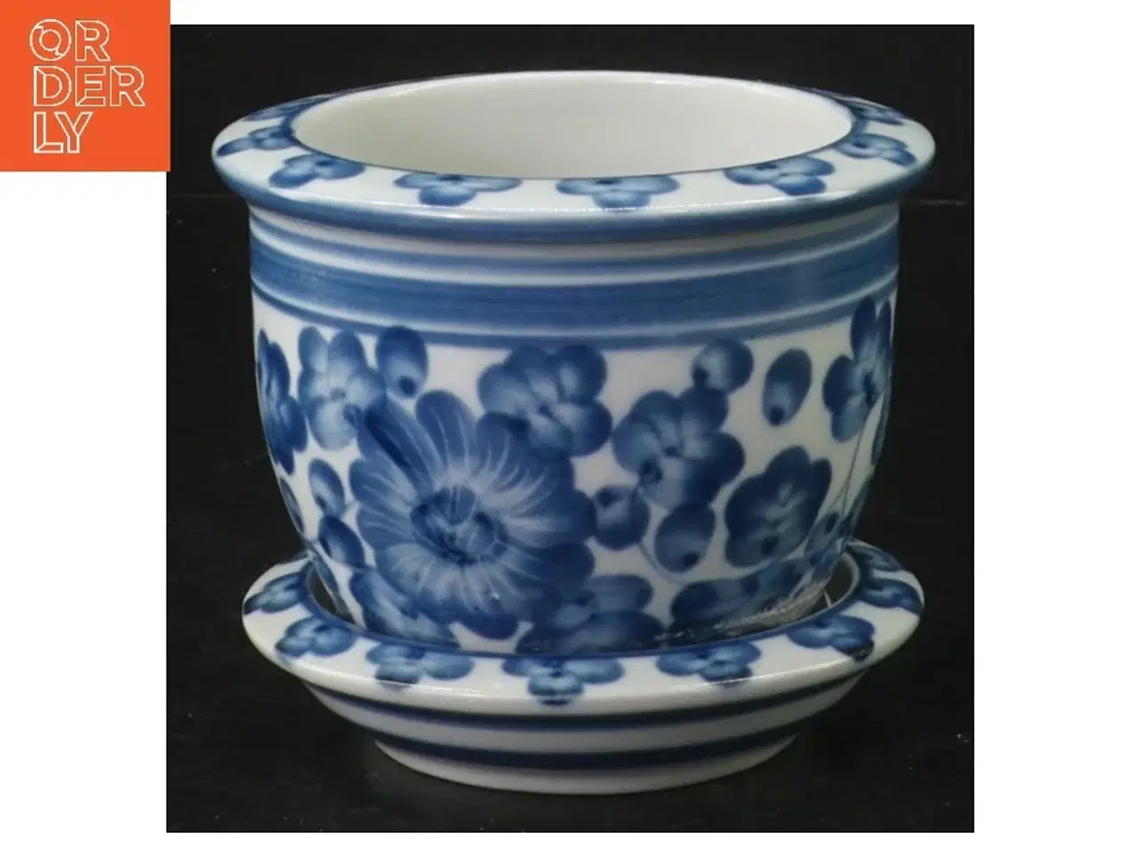 Billede 1 - Porcelænskrukke med underkop (str. H 9 cm. ø. 10 cm)