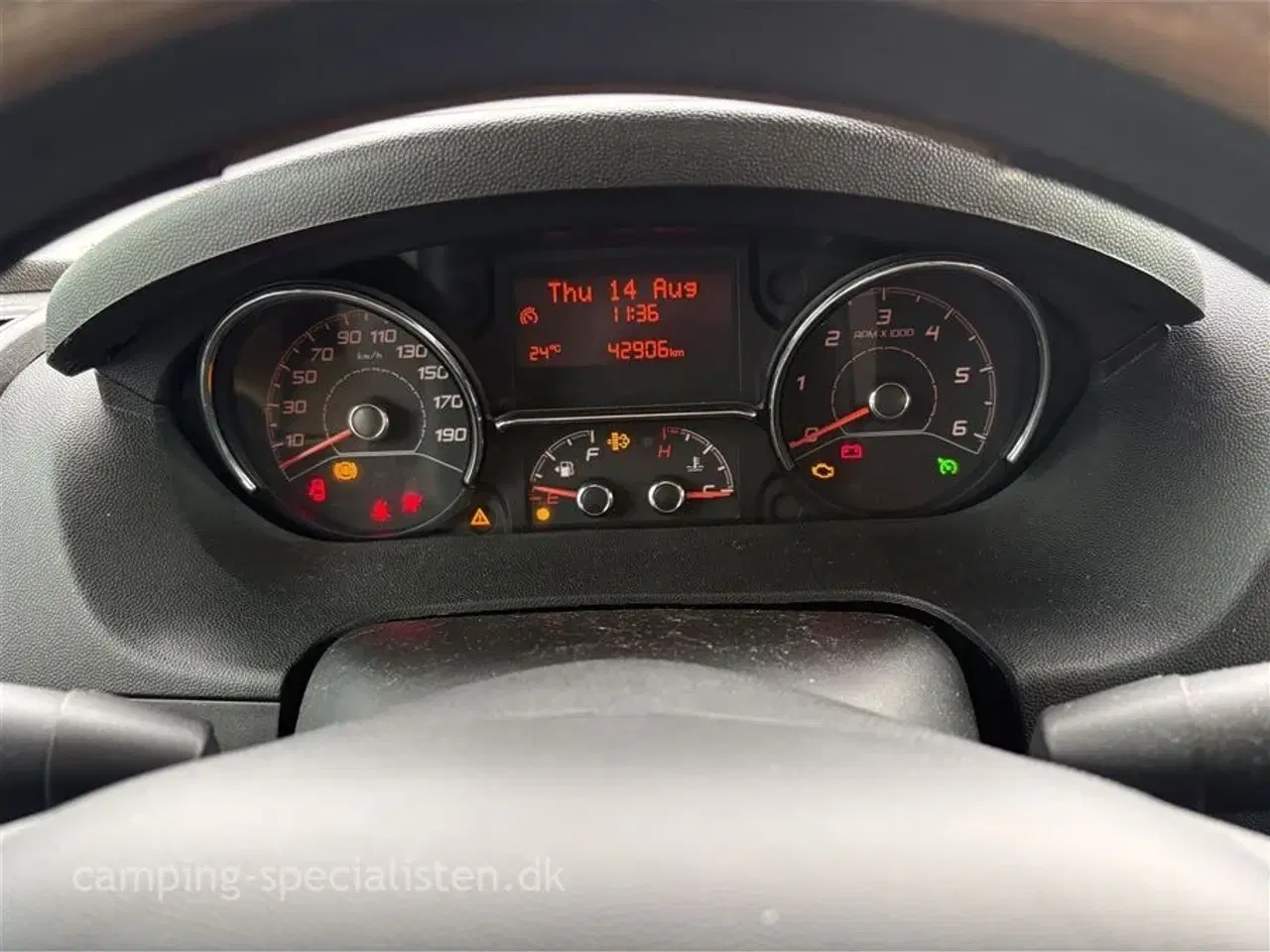 Billede 4 - 2019 - Adria Sonic Plus I700   Adria Sonic Plus I 700 DLT 2019 - Alde varme - Se den nu hos Camping-Specialisten.dk