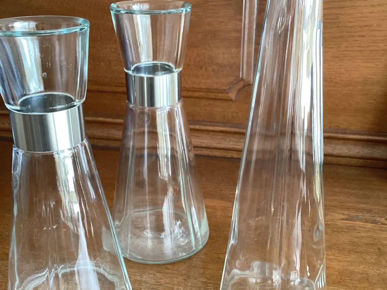 Billede 2 - Vinkaraffel og 2 vandkarafler