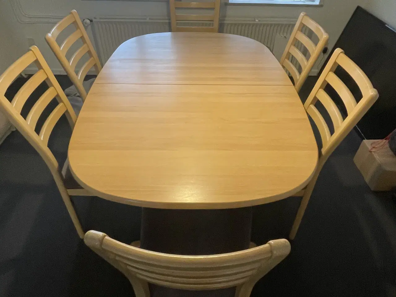 Billede 3 - Spisebord og stole