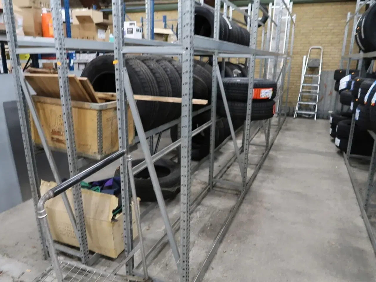 Billede 3 - 8 fag dækreoler uden indhold