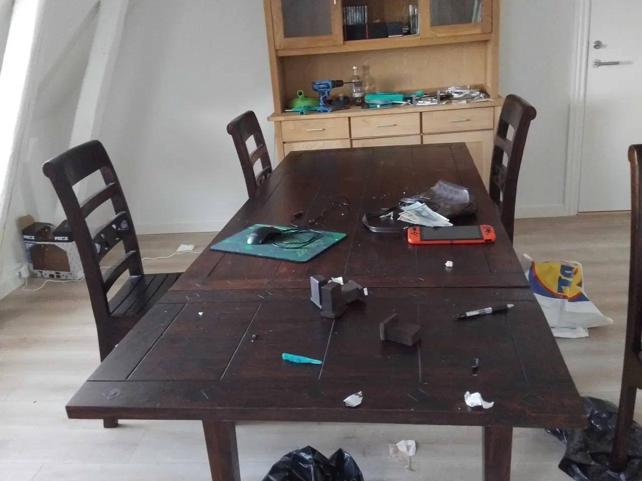 Billede 1 - Brod og 6 stole kan hentes når det passer dig 