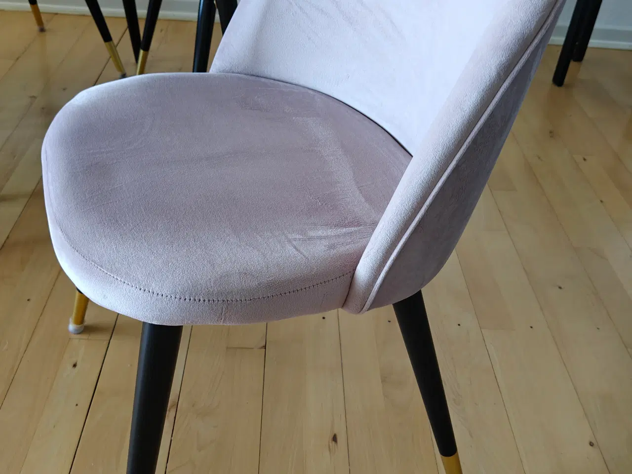Billede 2 - Spisebord og 6 stole