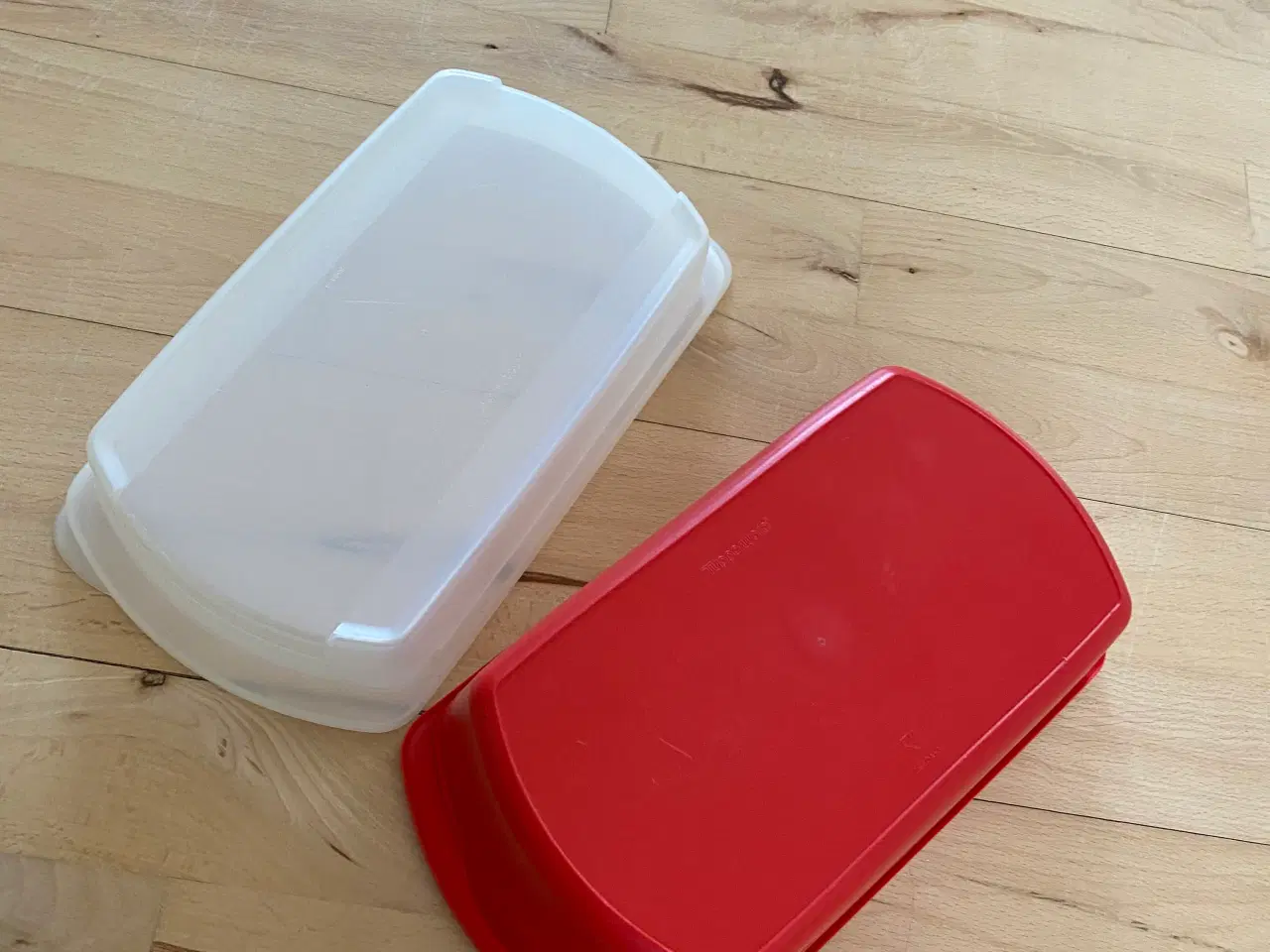 Billede 5 - Rød Tupperware beholder