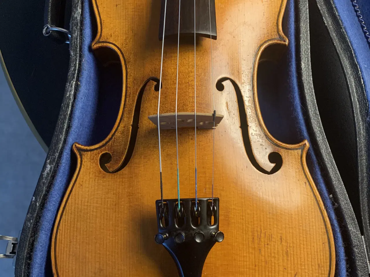 Billede 1 - Ældre violin med bue