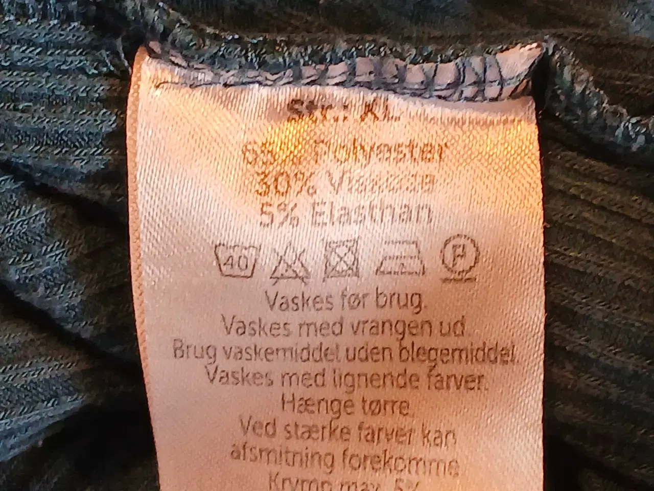 Billede 4 - Rib strik T-shirt str XL 