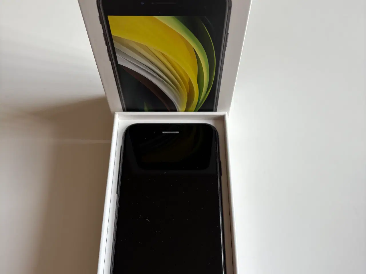 Billede 1 - iPhone SE sælges