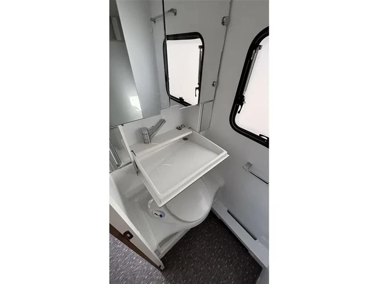 Billede 6 - 2016 - Adria Altea 552 PK   3 køjer, meget pæn og velholdt