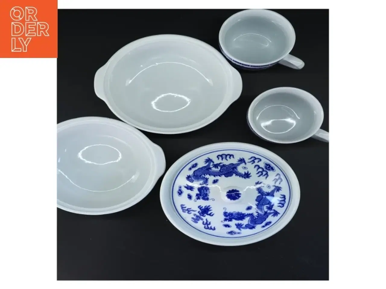 Billede 2 - Blå og hvidt porcelænsservice sæt (str. Sk å le. ø. 15,5 cm. kop. ø. 8,5 cm)