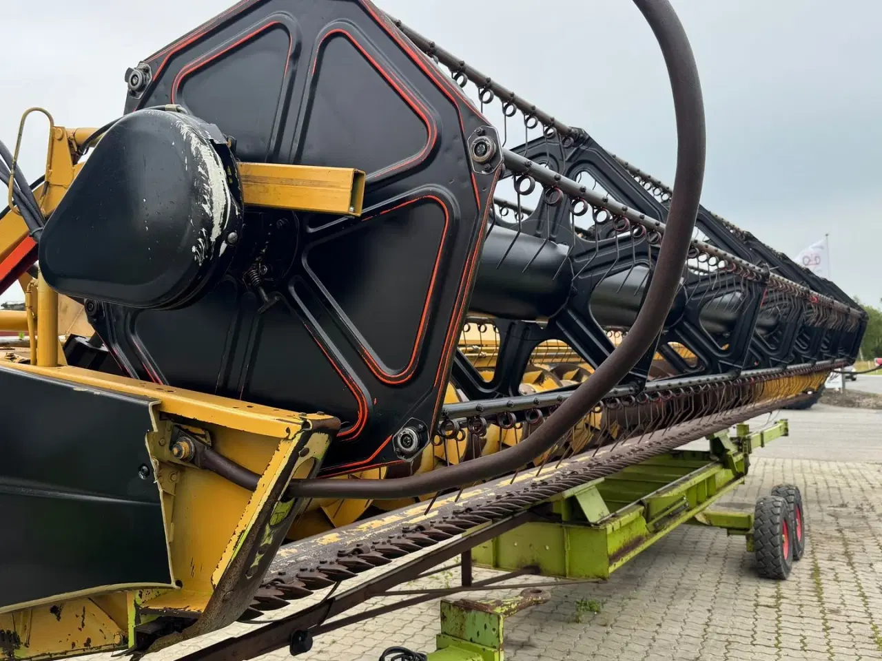 Billede 17 - CLAAS Lexion 460 MED 30 FODS SKÆREBORD, BÆLTER OG 4WD!