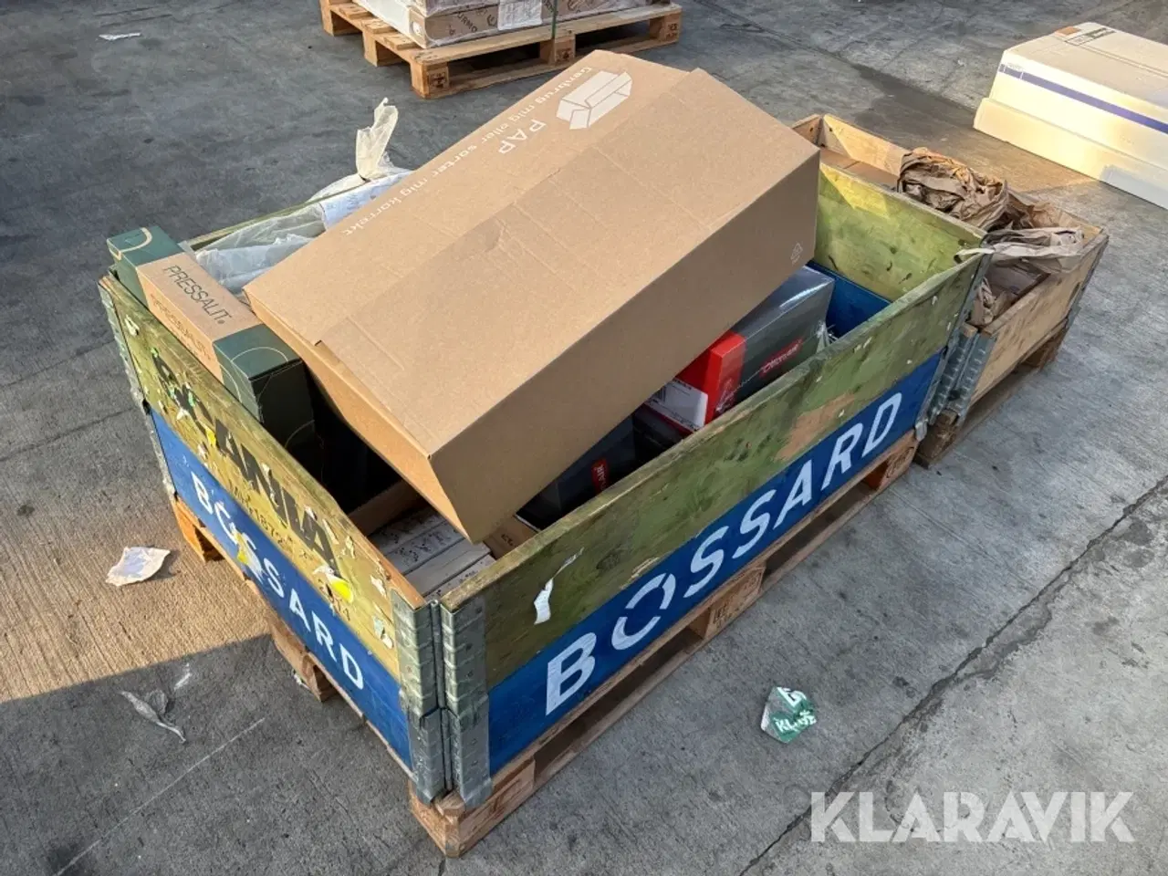 Billede 3 - Lot blandet med overgangsflanger, kontrolkit, rørholdere, toiletbræt og masker