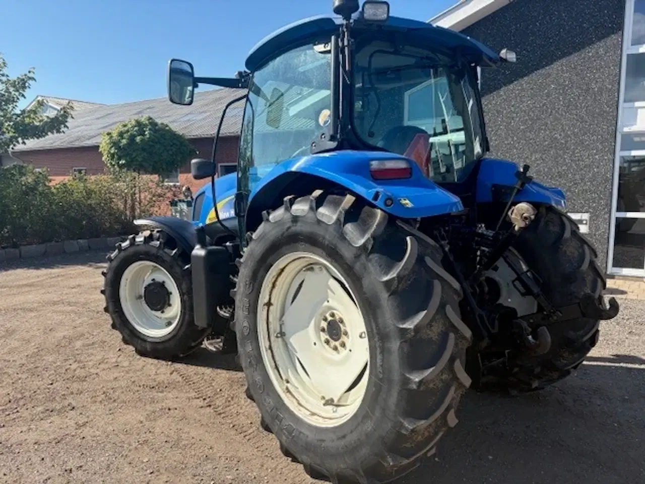 Billede 11 - New Holland T 6050 DK. BARE FLOT M FRONTLIFT