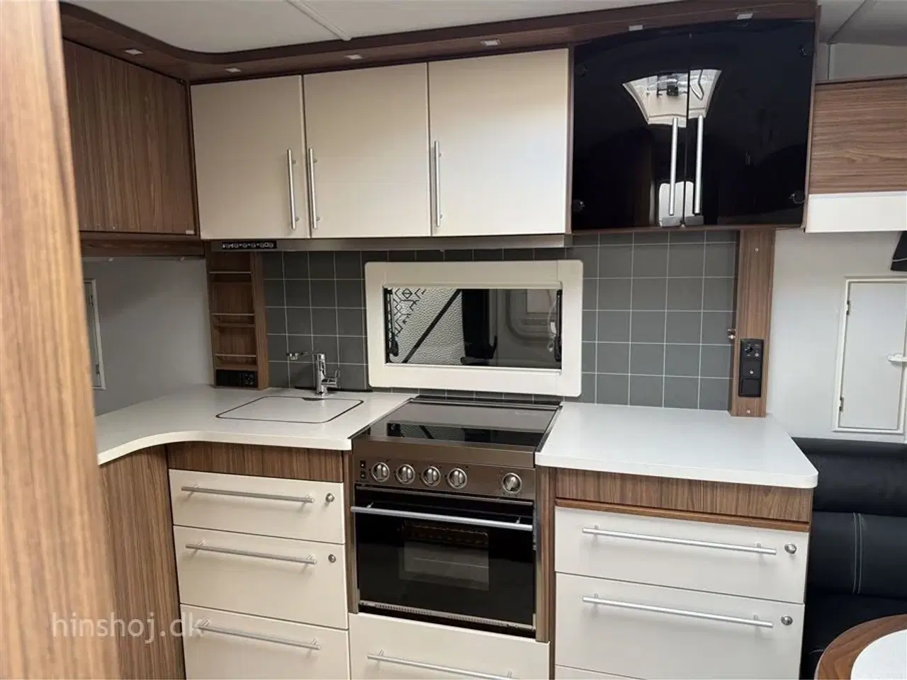 Billede 12 - 2016 - Polar Svit 560 CTH   Luksus Polar vintervogn med fransk dobbeltseng fra Hinshøj Caravan