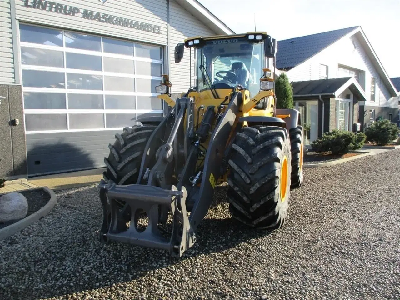 Billede 15 - Volvo L 70 H H2 BEMÆRK MED GARANTI FRA VOLVO FREM TIL DEN 9.9.2026. AGRICULTURE DK-maskine med lang arm, Co-Pilot & med 750mm Michelin MEGA X BIB hjul.