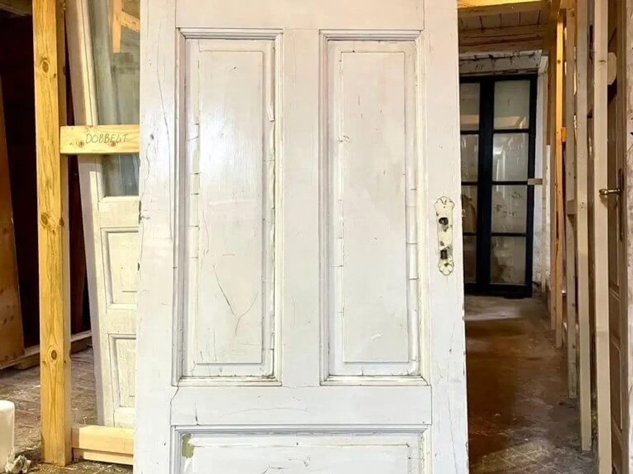 Billede 2 - Original fyldningsdør m. fire felter, u. karm