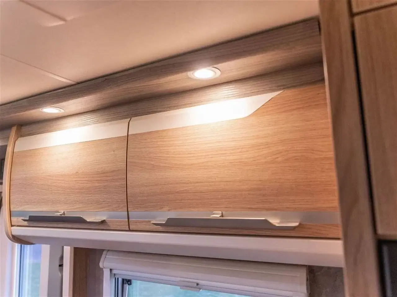 Billede 10 - 2017 - Knaus Sky TI 650 MEG Platinum Selection Automatgear og langsgående senge