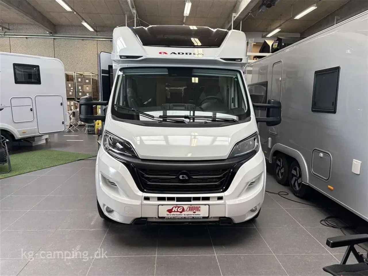 Billede 2 - 2024 - Adria Coral 650 SL   Klar til Eventyr? Oplev Den Nye Adria Coral 650 SL 2024!
