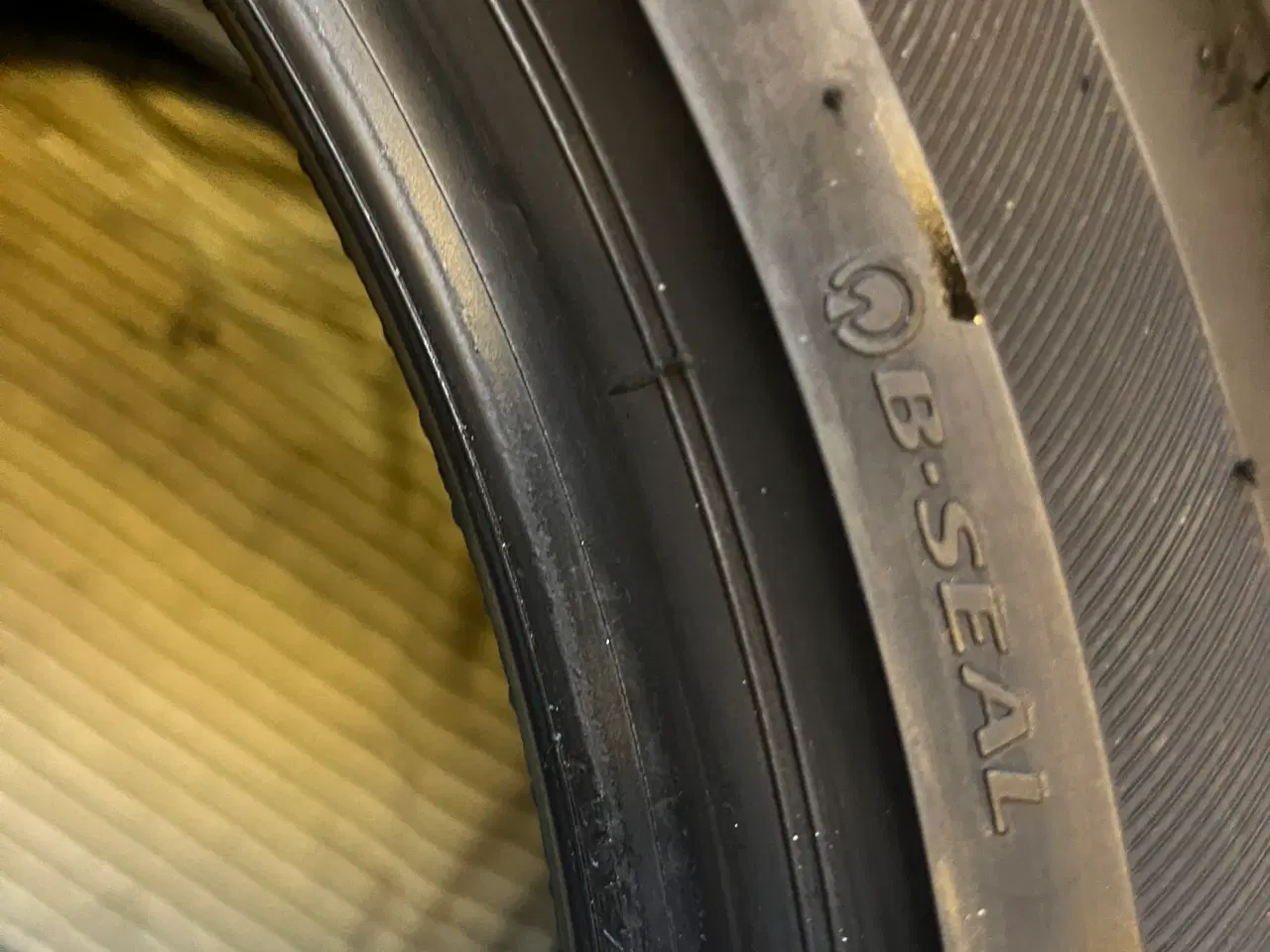 Billede 5 - Sommerdæk. 215-50-19 Bridgestone.