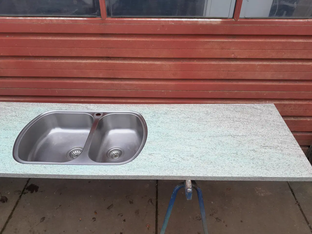 Billede 1 - Bordplade med underlimet dobbelt vask 328 cm +