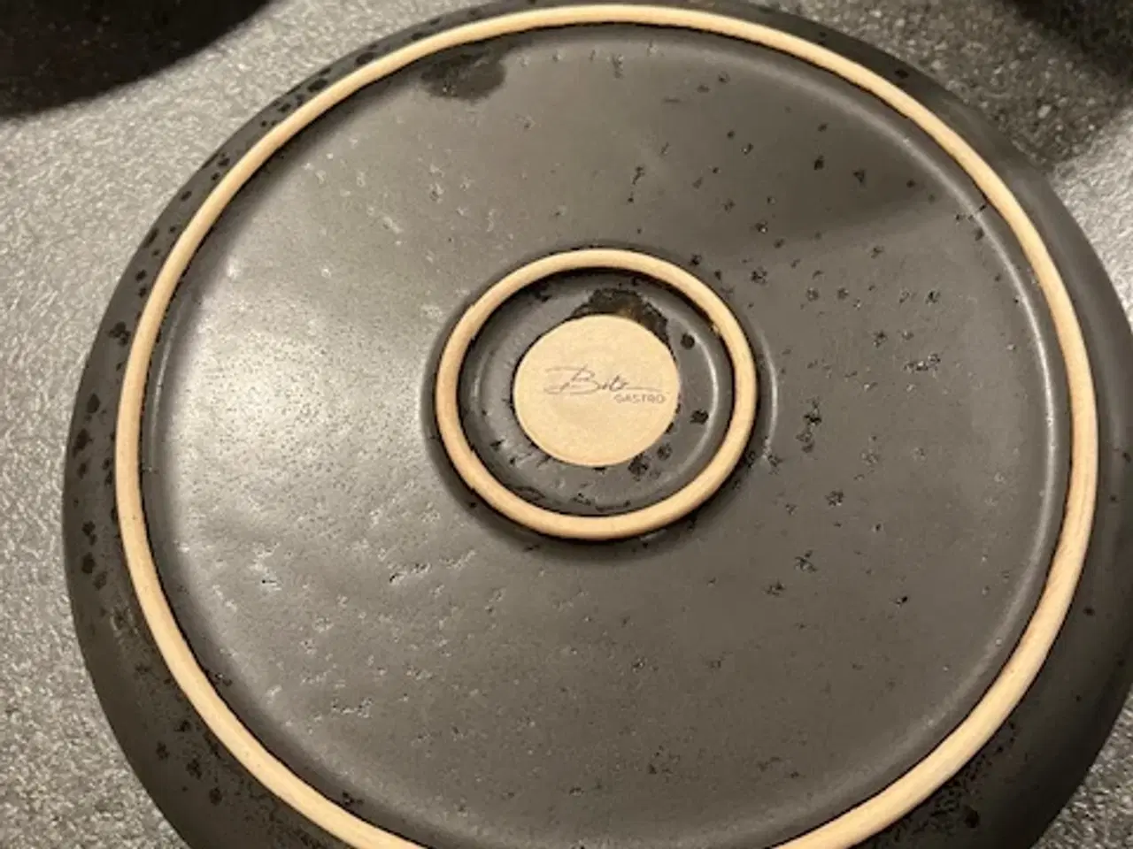 Billede 4 - Flot Bitz stentøjs-lot – krus og middagstallerken