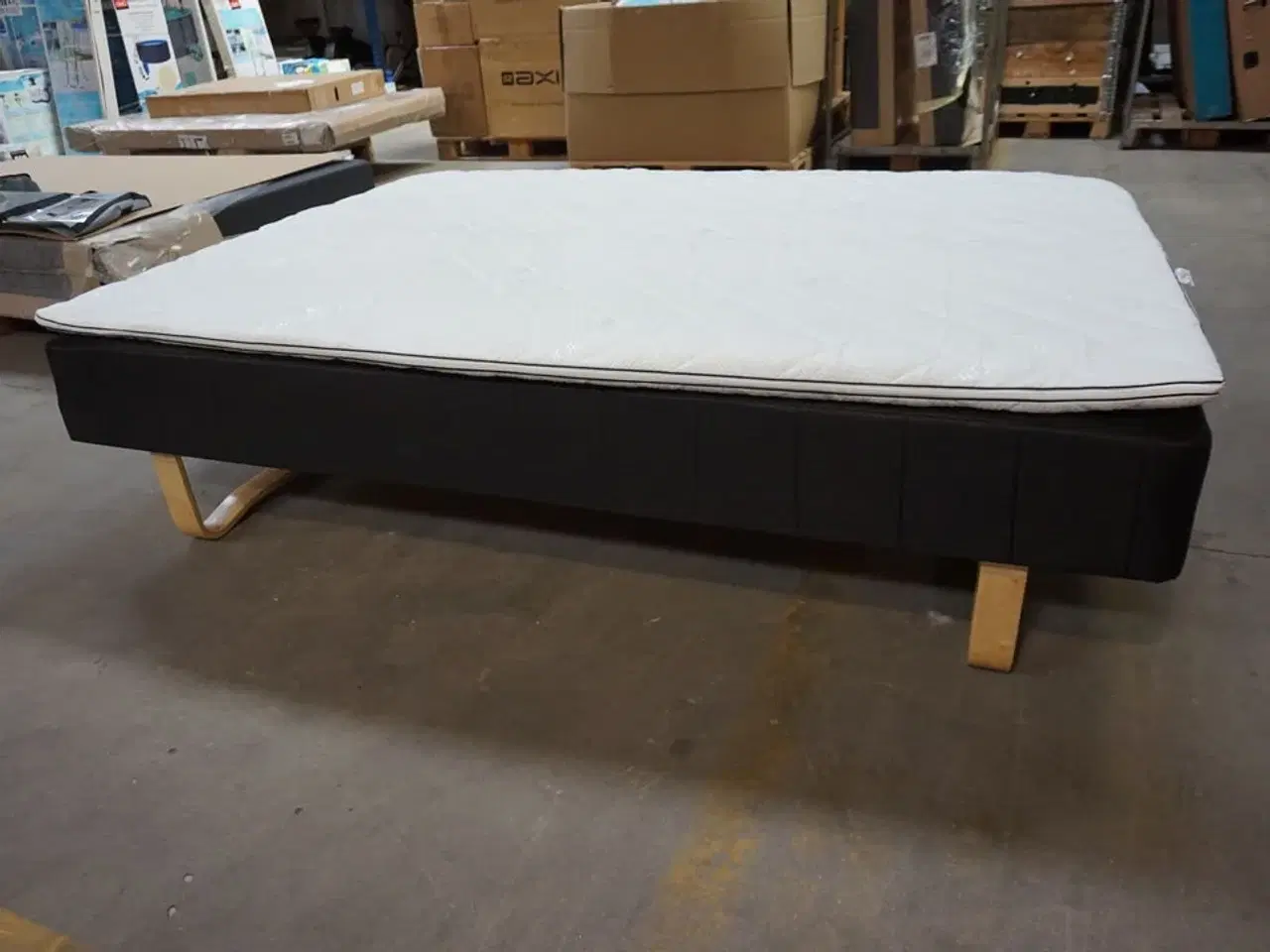Billede 2 - Huma Premium Boxseng med meder og topmadras 140x200 cm
