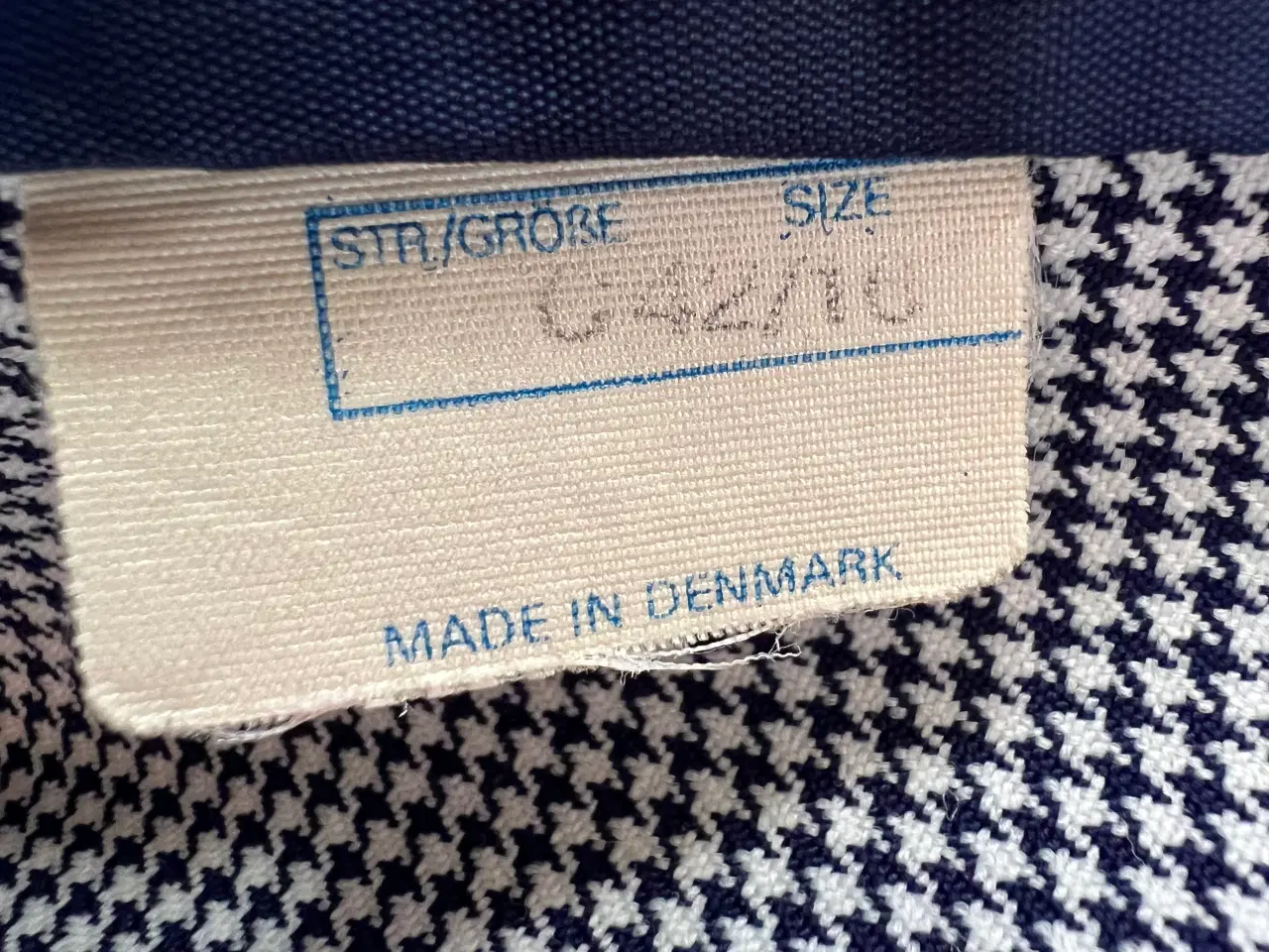 Billede 8 - Habitjakke i Blå og Hvide Tern. 