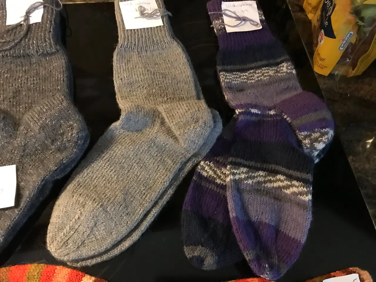 Billede 4 - Hjemmestrikkede  uld sokker