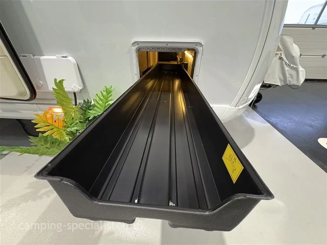 Billede 4 - 2026 - Kabe Imperial 630 TDL E8 Kabe Imperial 630 TDL E8 KS spejlvendt model 2026 kan nu opleves hos Camping-Specialisten