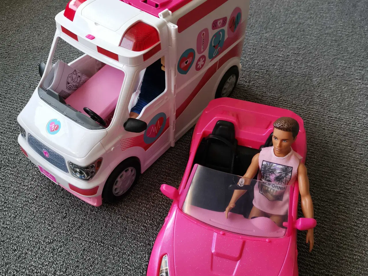 Billede 1 - Barbie + dvs