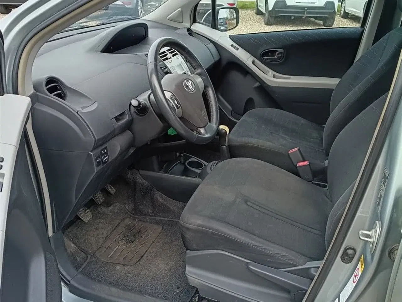 Billede 2 - Toyota Yaris 1,4 D-4D Linea Terra 90HK 5d