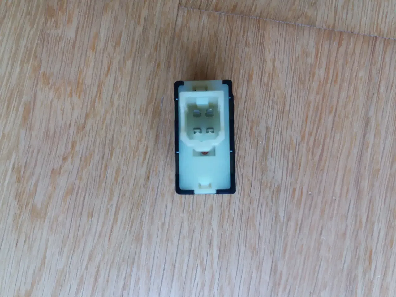 Billede 3 - Kontakt for sædevarmer Toyota Hiace