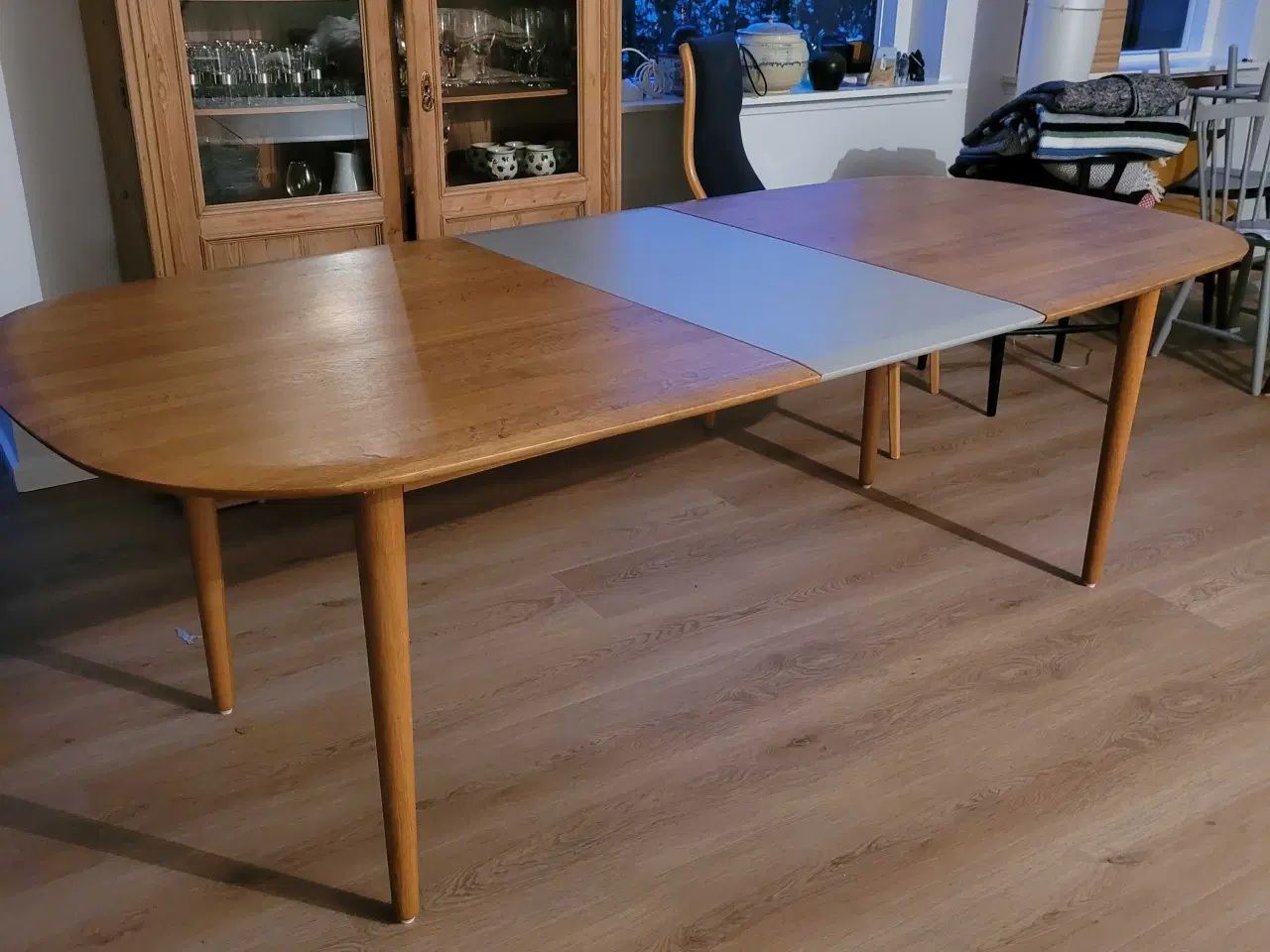 Billede 2 - FDB spisebord "Bjørk" incl en tillægsplade
