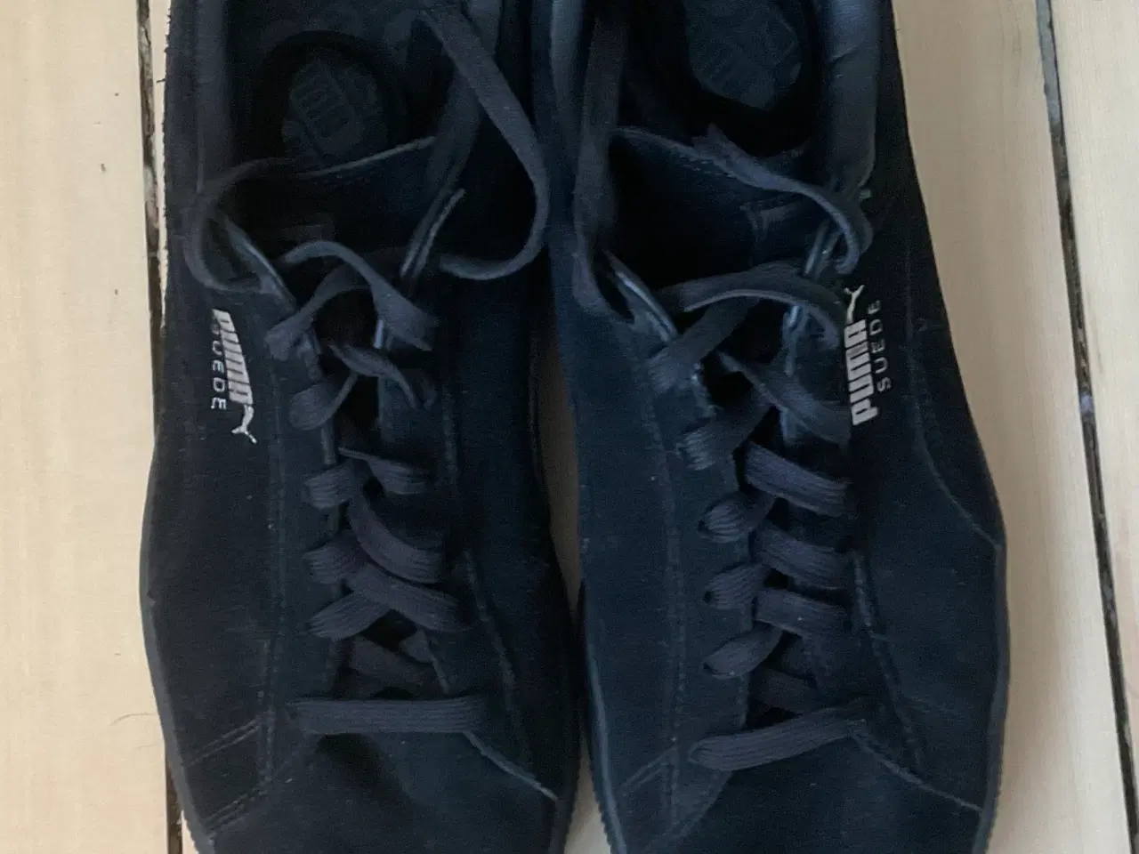 Billede 3 - Sorte Puma Suede sneakers