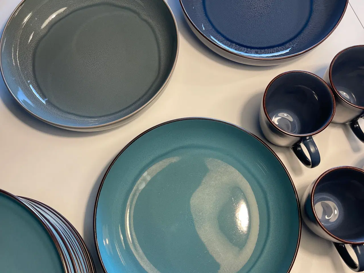 Billede 3 - Farvet stel med tilbehør