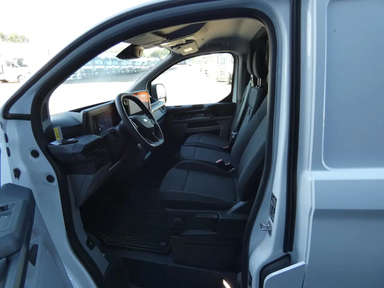 Billede 5 - Ford Transit Custom 300 L2H1 2,0 EcoBlue Trend 136HK Van 8g Aut.