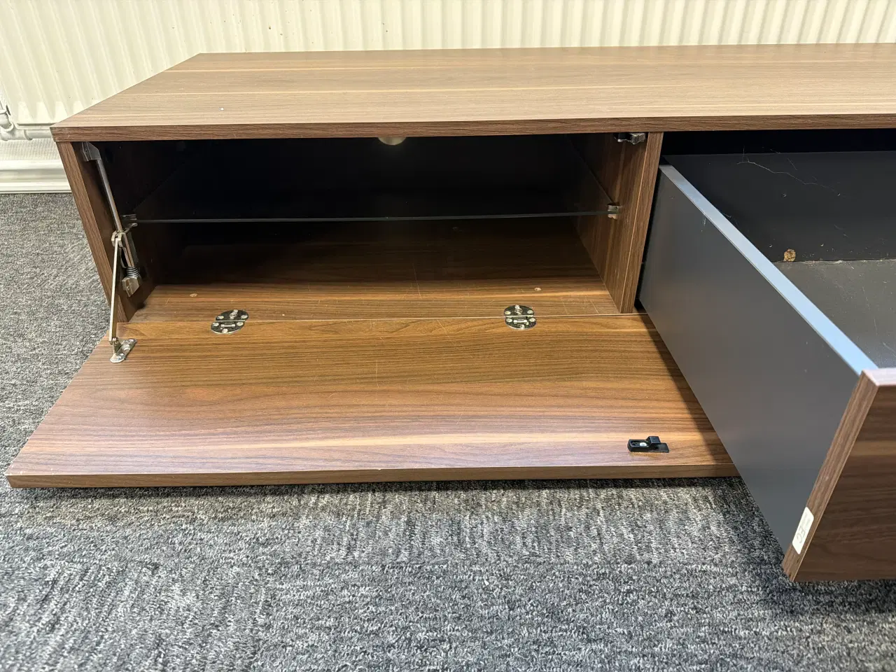 Billede 4 - TV-bord i valnød