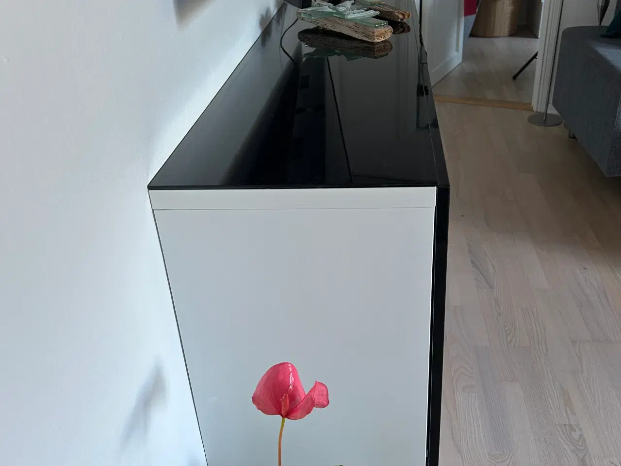 Billede 2 - Bestå skænk fra Ikea- 2 stk