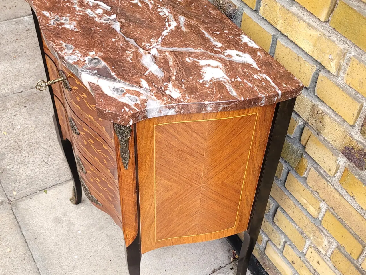 Billede 8 - Lille "antik" kommode med 3 skuffer og marmorplade