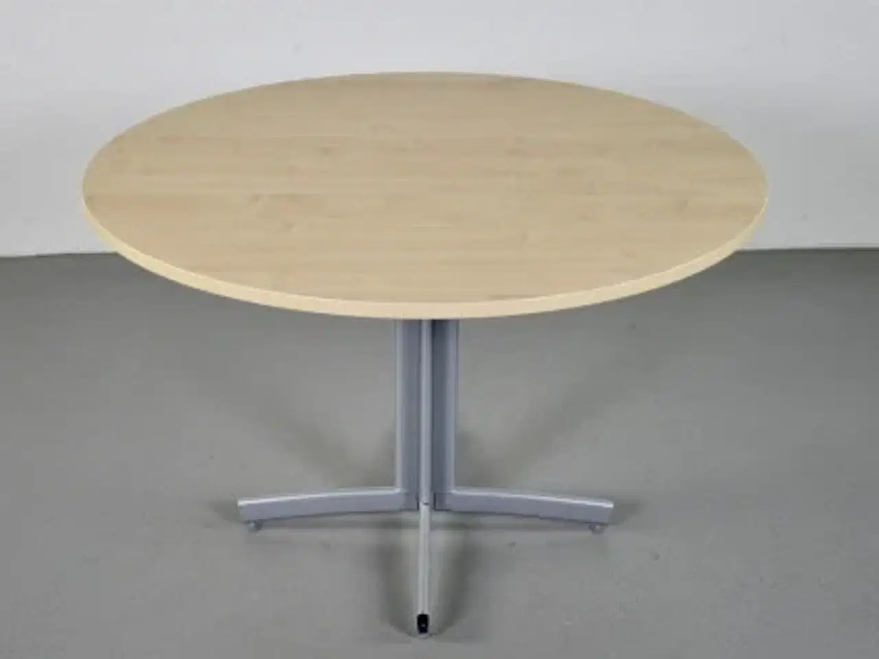 Billede 5 - Cafebord i birk, med grå stel