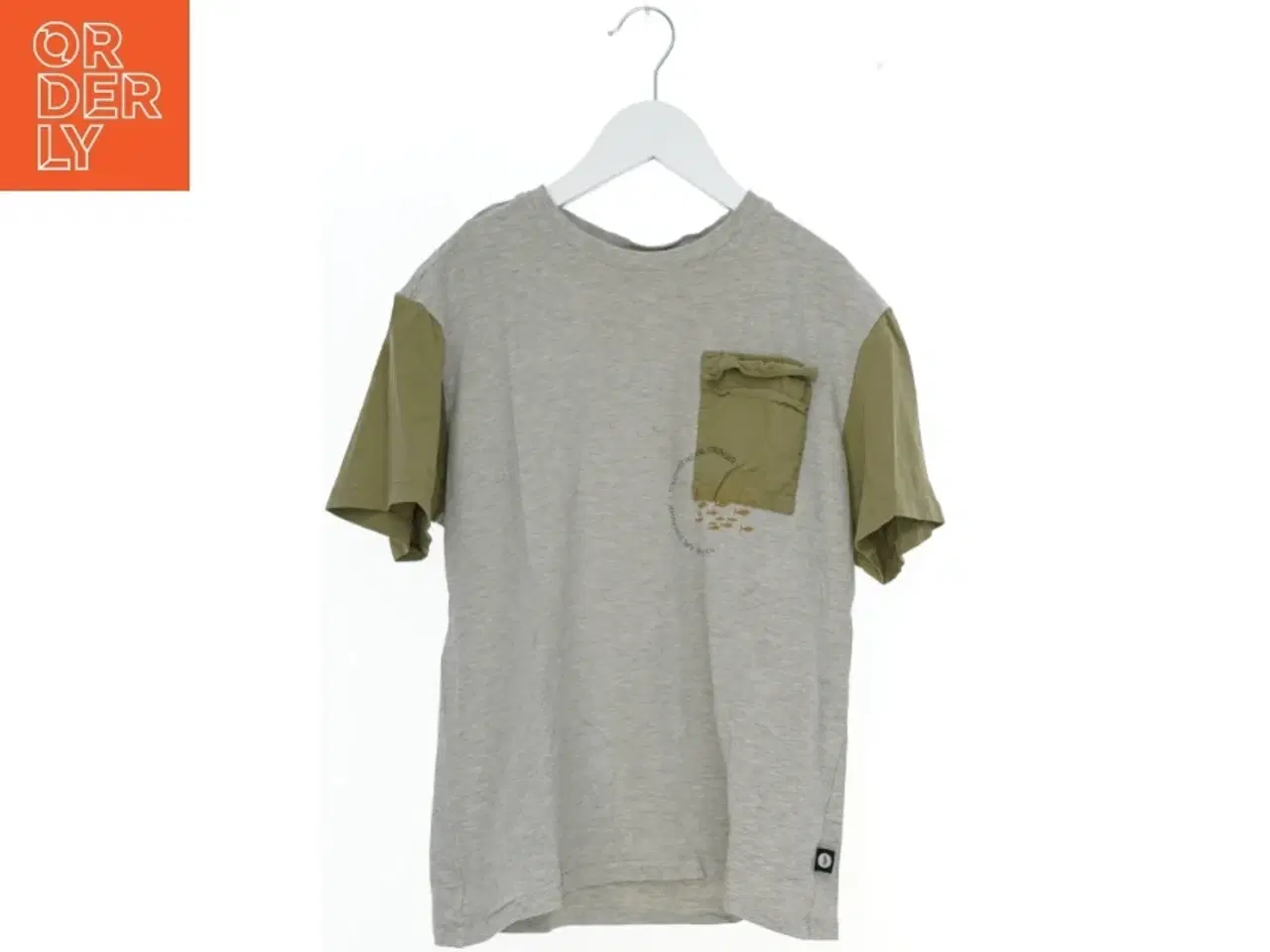 Billede 1 - T-shirt med lomme fra Pomp de Lux (str. 164)