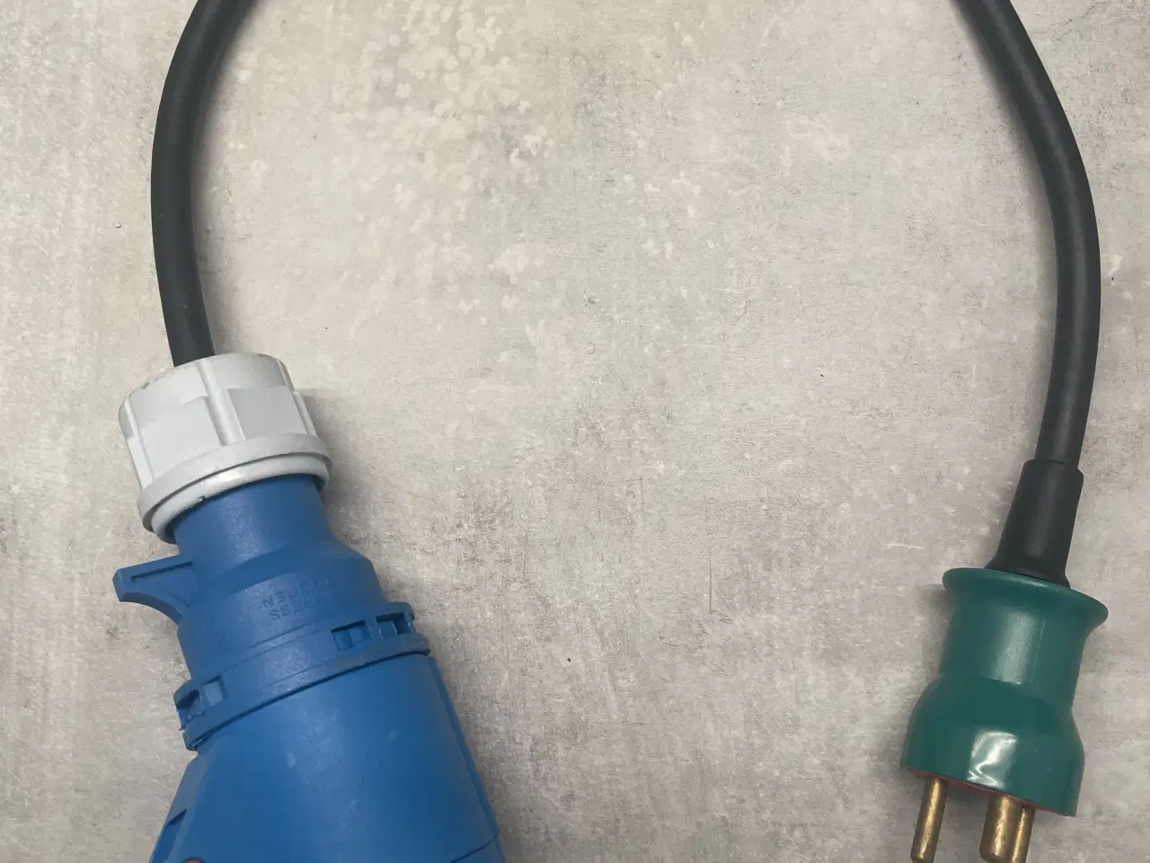 Billede 1 - ADAPTORKABEL CEE (HUN) TIL F8 STIK (HAN) - 3-BENET